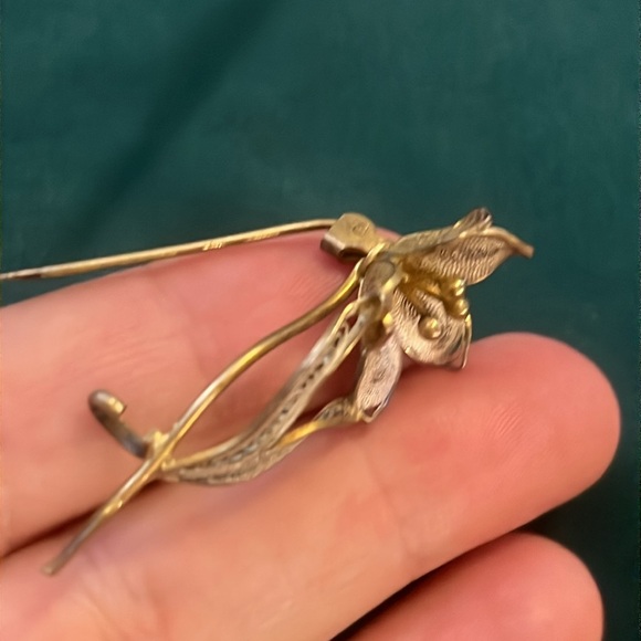 Vintage Floral Filigree Brooch - Picture 11 of 17